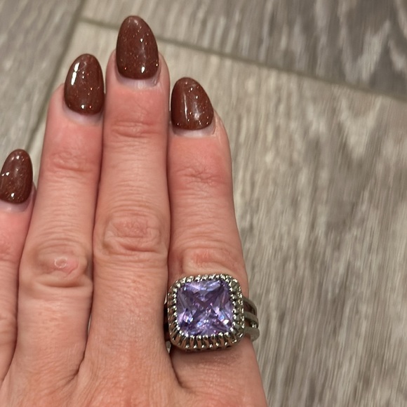 Ring 💍 - Picture 4 of 5